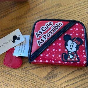 Walt Disney Parks Minnie Mouse Wallet Holds Coins, Bills, and a Credit Card NWT